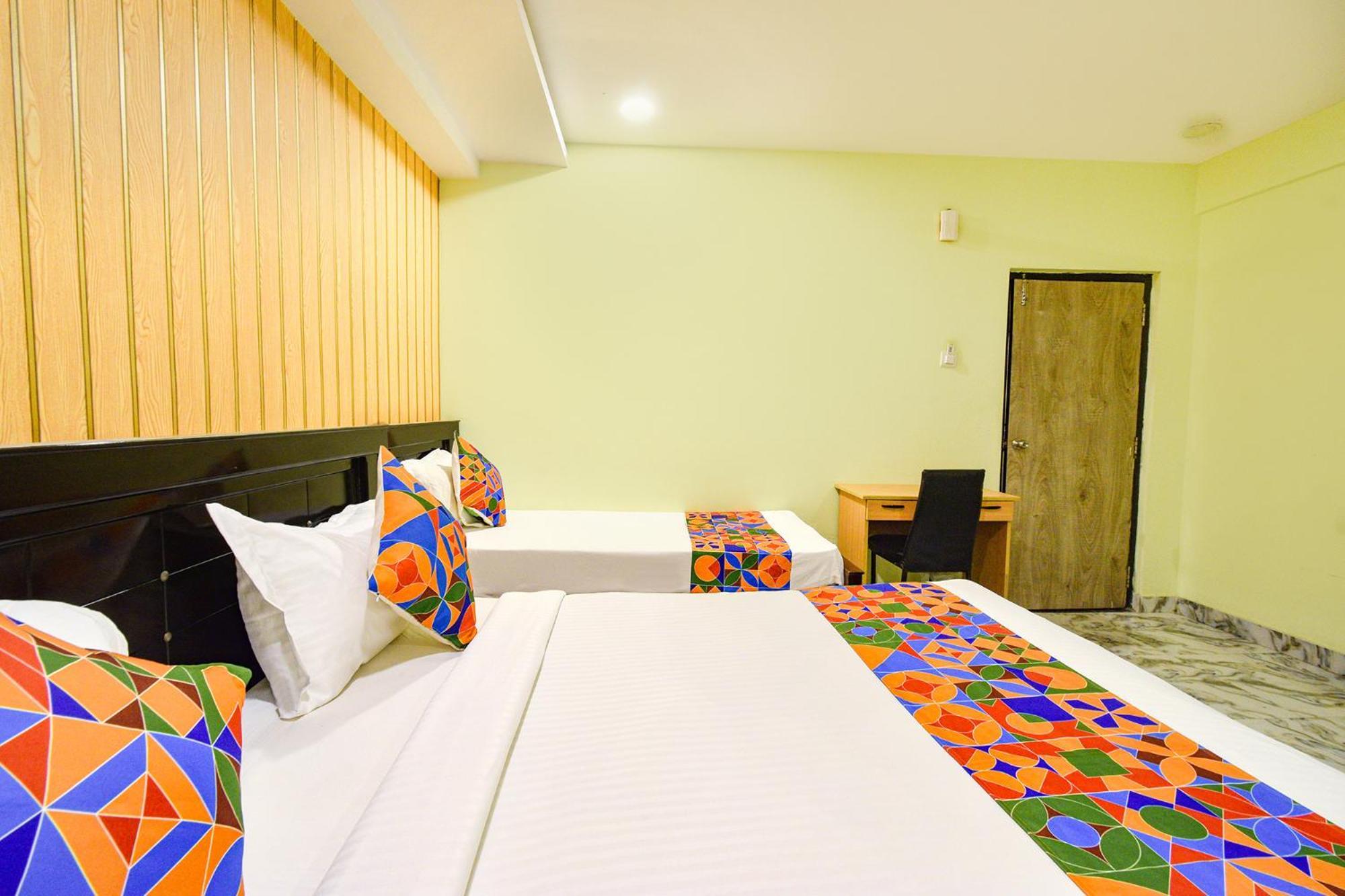 Fabhotel Galaxy Parkfabhotel Galaxy Park, Nr To Rajiv Gandhi International Airport-Hyderabad Shamshabad Esterno foto